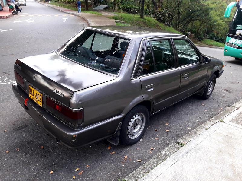 Mazda 323 • 1989 • 250,000 km 4