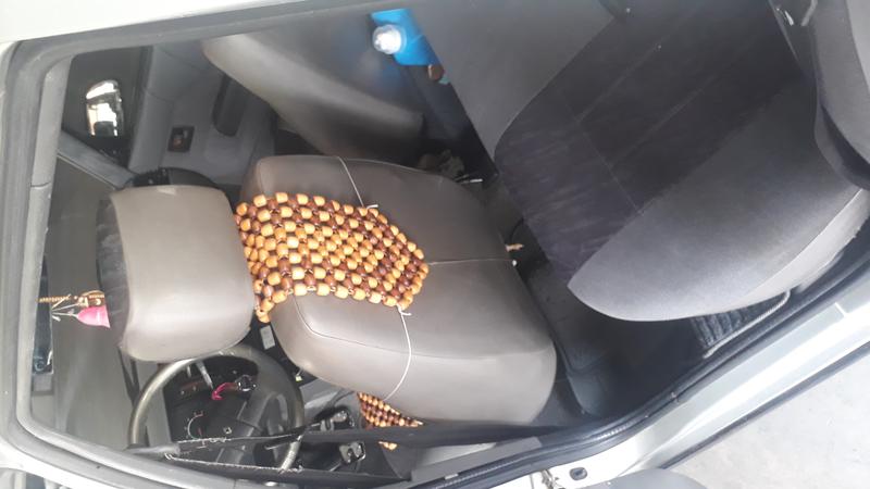 Renault 10 • 1998 • 265,000 km 4