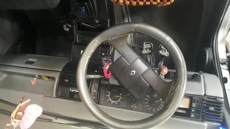 Renault 10 • 1998 • 265,000 km 15