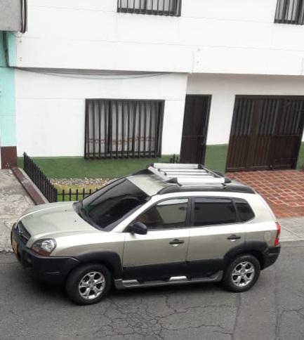 Hyundai Tucson • 2009 • 125,800 km 2