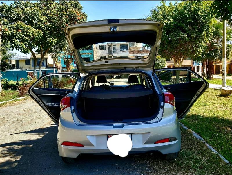 Hyundai i20 • 2017 • 2,400 km 2