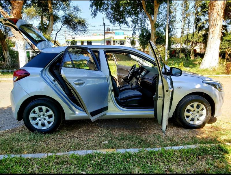 Hyundai i20 • 2017 • 2,400 km 10