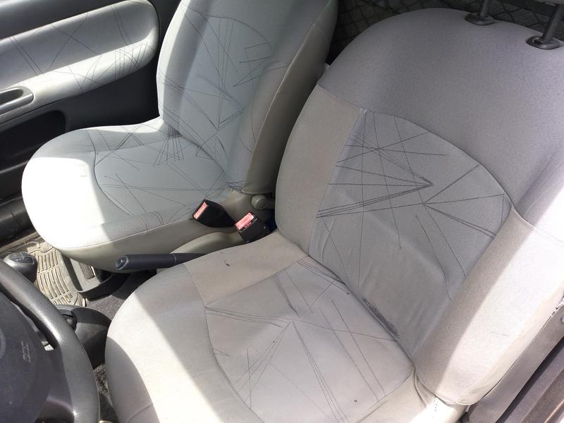 Renault Clio • 2001 • 270 km 3