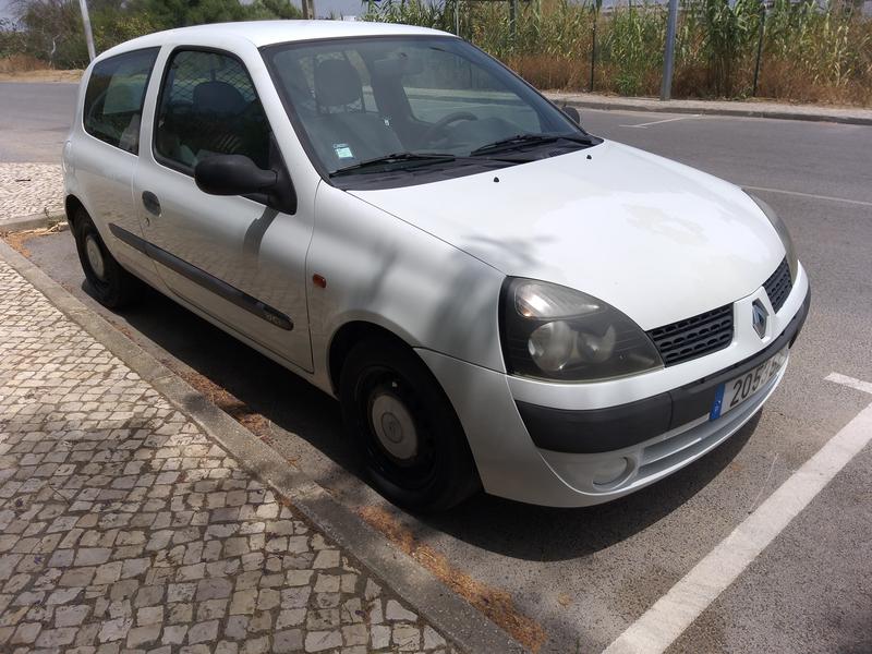 Renault Clio • 2001 • 270 km 1