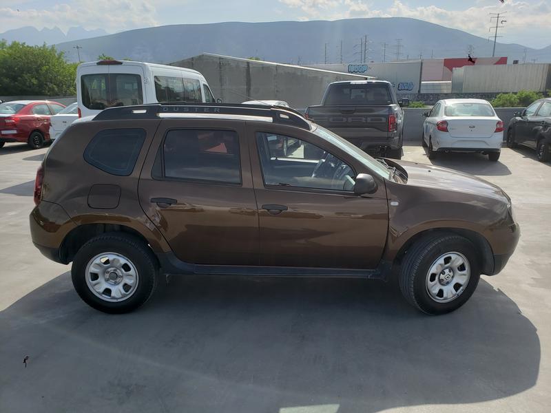 Renault Duster • 2017 • 36,000 km 7