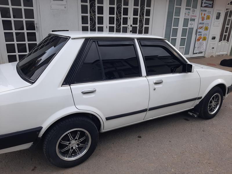 Mazda 323 • 1984 • 174,000 km 1