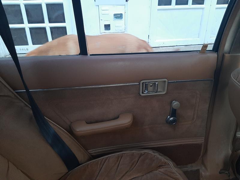 Mazda 323 • 1984 • 174,000 km 7