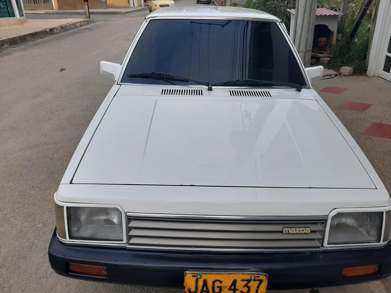 Mazda 323 • 1984 • 174,000 km 5