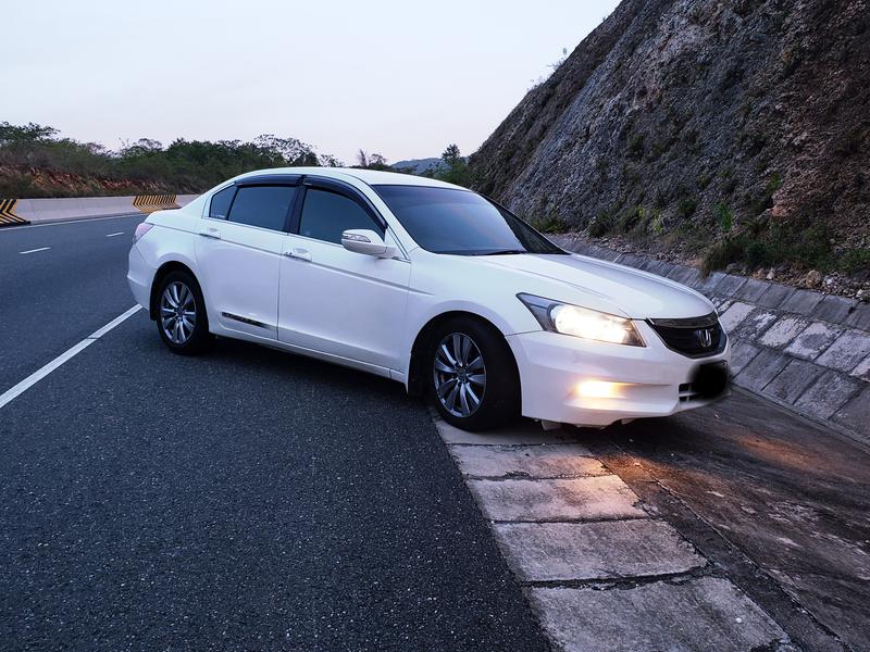 Honda Accord • 2011 • 120,000 km 4