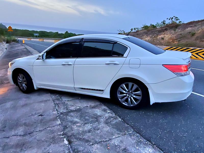 Honda Accord • 2011 • 120,000 km 1