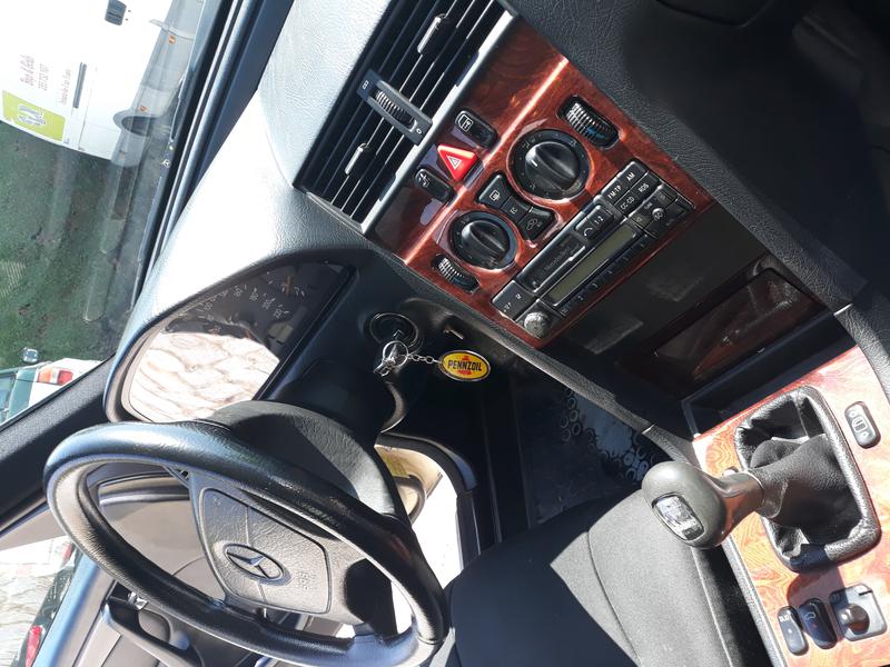 Mercedes-Benz 200 D • 1998 • 70,000 km 2