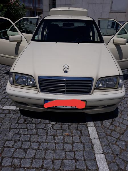 Mercedes-Benz 200 D • 1998 • 70,000 km 10