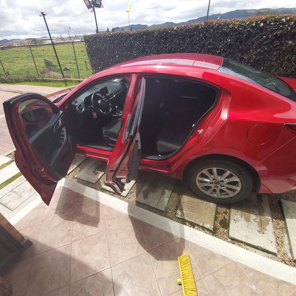 Mazda 3 • 2018 • 41,000 km 5