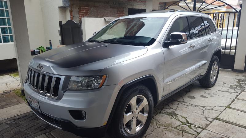 Jeep Cherokee • 2011 • 90,000 km 1
