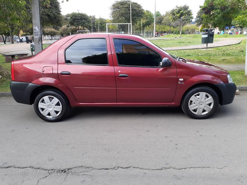 Renault Logan • 2010 • 125,000 km 2
