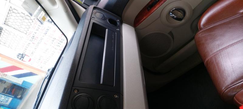 Jeep Commander • 2006 • 180,000 km 17