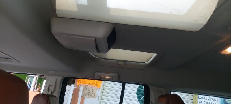Jeep Commander • 2006 • 180,000 km 1