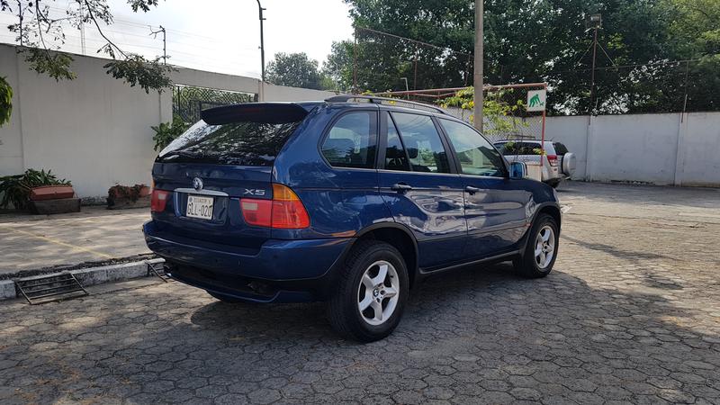 BMW X5 • 2002 • 3 km 5