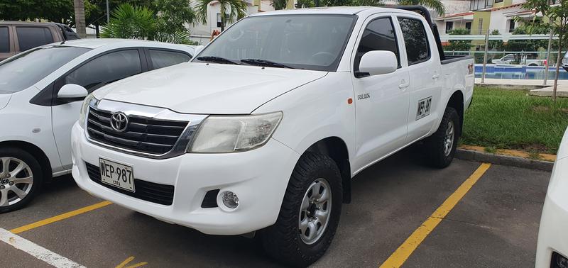 Toyota Hilux • 2014 • 220,000 km 8