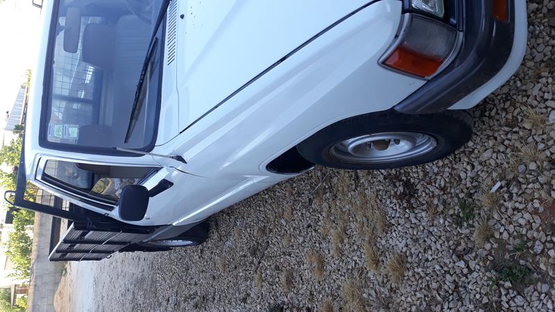 Toyota Hilux • 1989 • 300 km 3