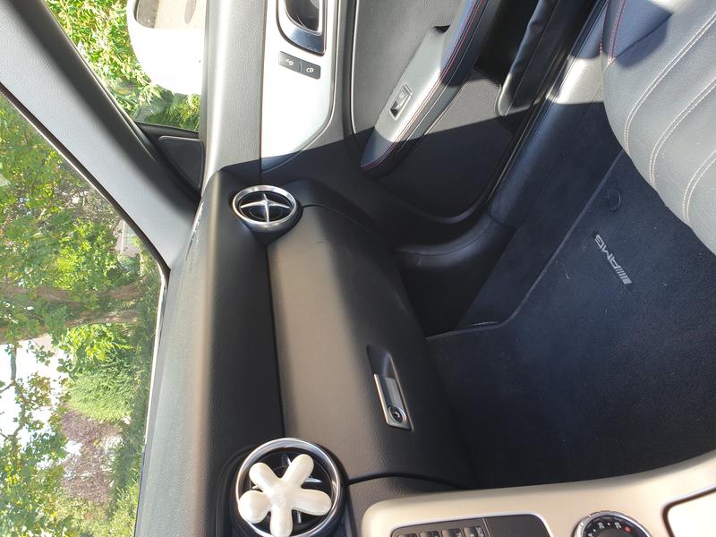 Mercedes-Benz SLK • 2011 • 123,000 km 10