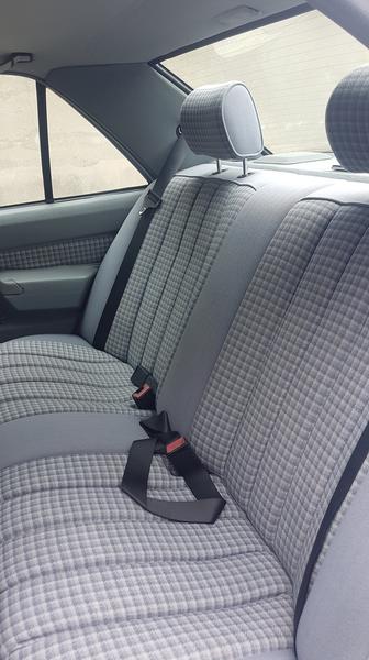 Mercedes-Benz 190 D • 1991 • 174,840 km 4