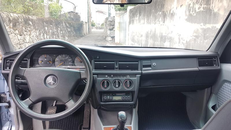 Mercedes-Benz 190 D • 1991 • 174,840 km 10