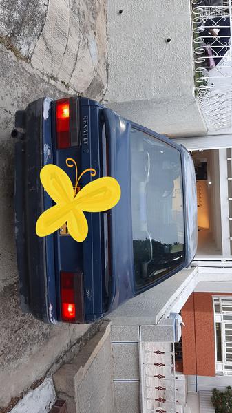 Renault 10 • 1995 • 123,456 km 1