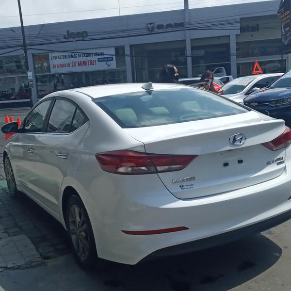 Hyundai Elantra • 2017 • 80,200 km 2