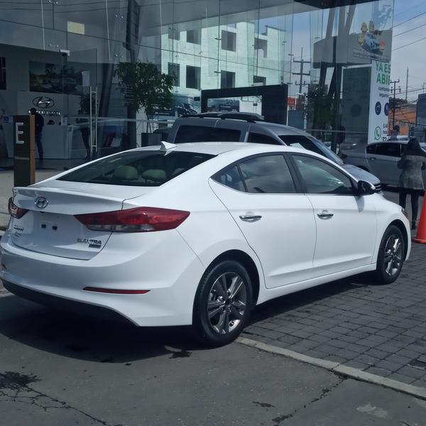 Hyundai Elantra • 2017 • 80,200 km 6