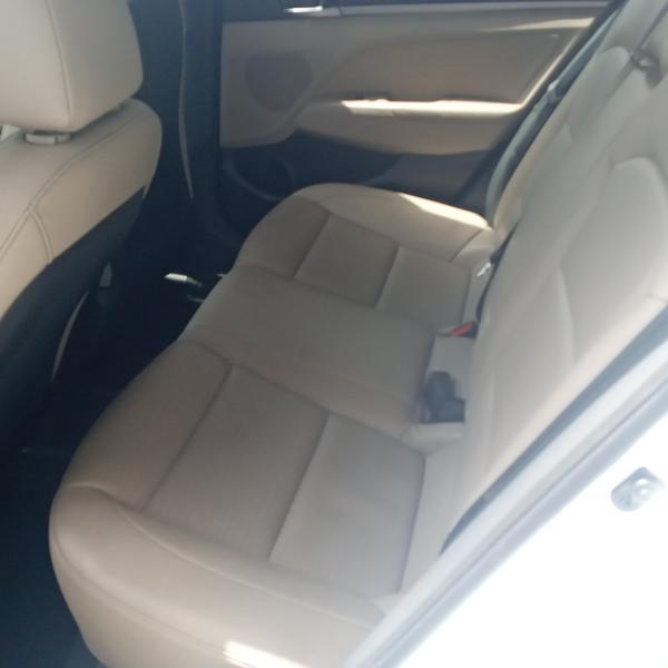 Hyundai Elantra • 2017 • 80,200 km 4