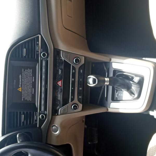 Hyundai Elantra • 2017 • 80,200 km 5