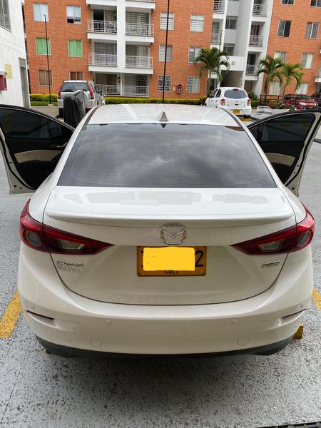 Mazda 3 • 2017 • 70,000 km 2