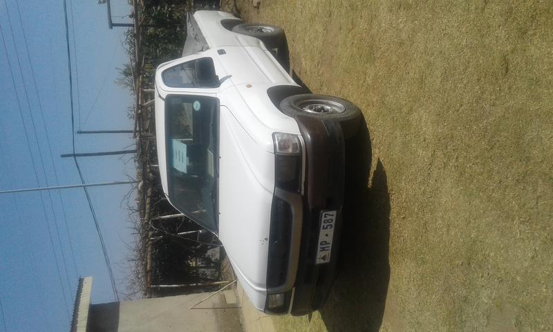 Toyota Hilux • 2003 • 397,806 km 2