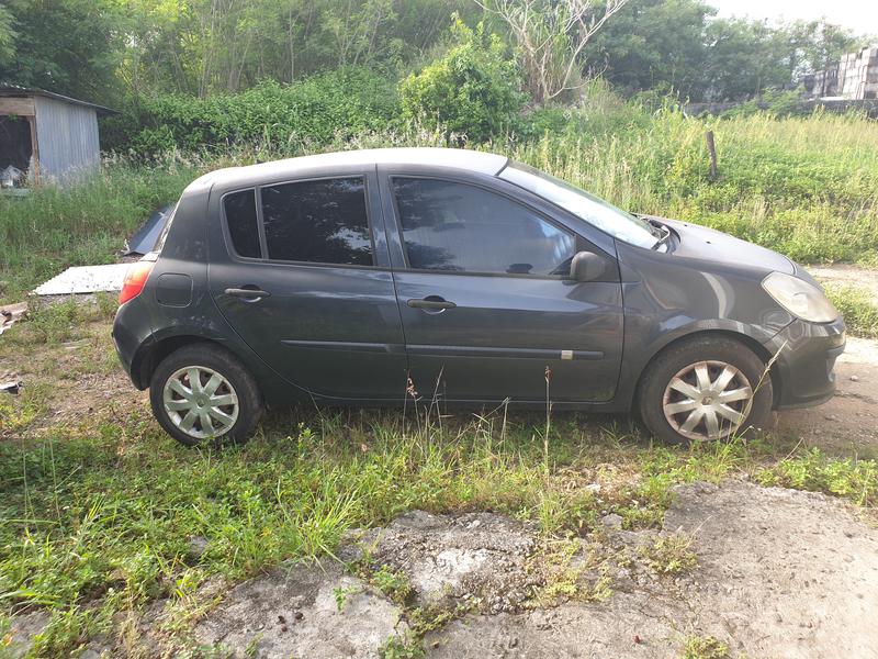 Renault Clio • 2007 • 204,470 km 1