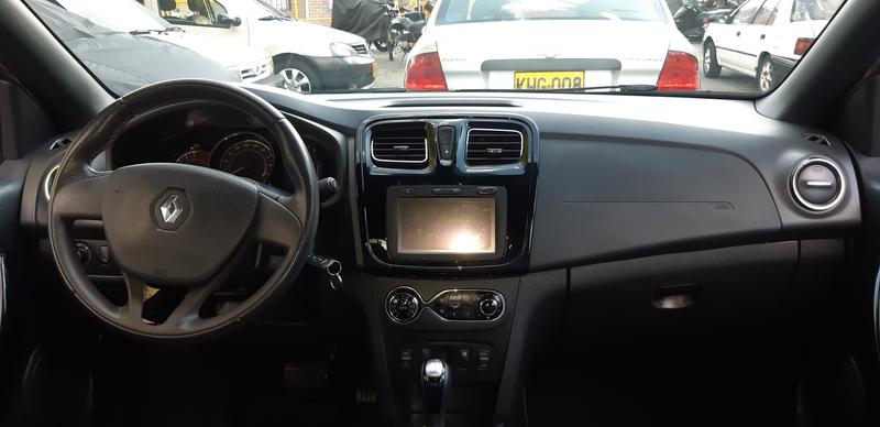 Renault Logan • 2018 • 21,704 km 7