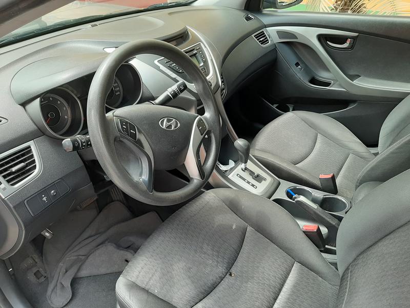 Hyundai Elantra • 2012 • 80,000 km 4