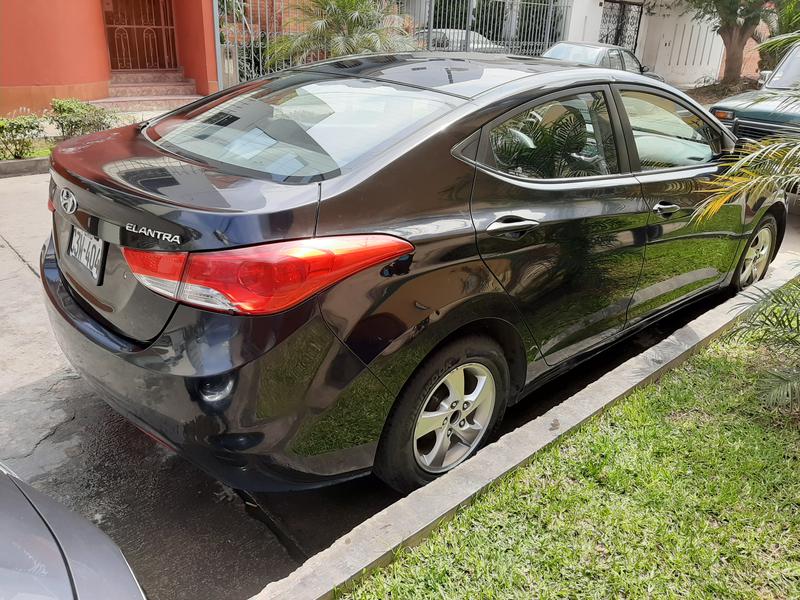 Hyundai Elantra • 2012 • 80,000 km 5