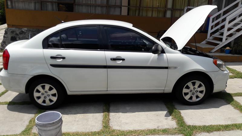 Dodge Attitude • 2009 • 120,000 km 1
