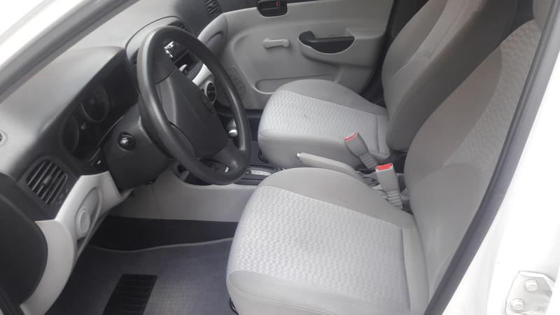 Dodge Attitude • 2009 • 120,000 km 2