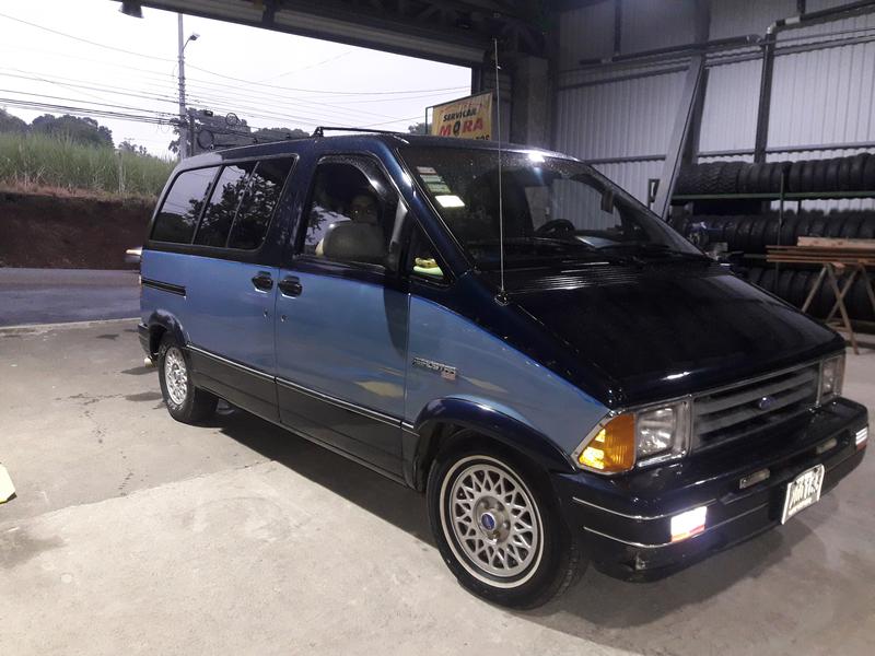 Ford Aerostar • 1989 • 210,000 km 1