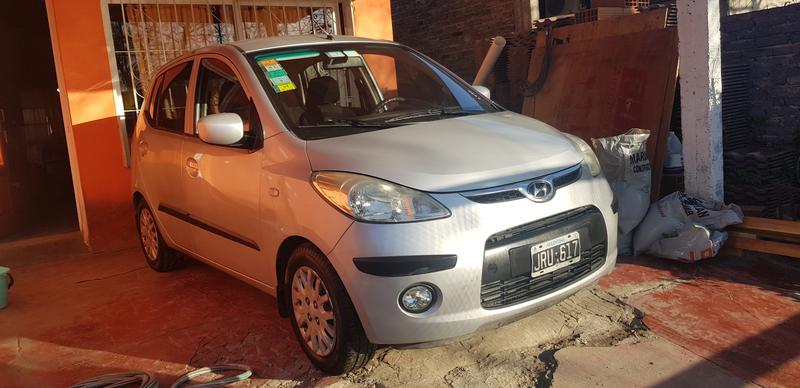 Hyundai i10 • 2011 • 85,000 km 3