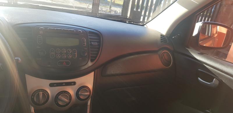 Hyundai i10 • 2011 • 85,000 km 1