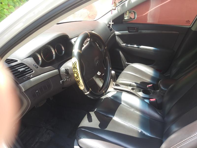 Hyundai Sonata • 2010 • 166,000 km 4