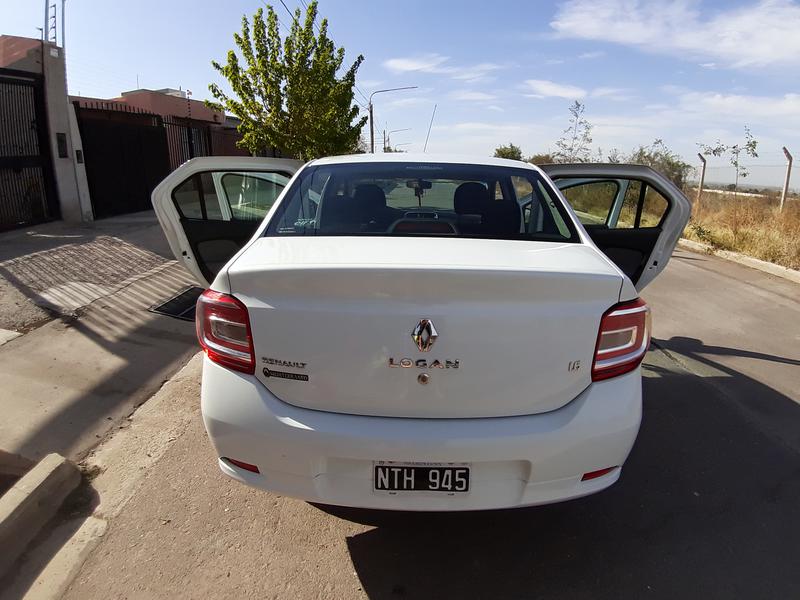 Renault Logan • 2014 • 50,000 km 9