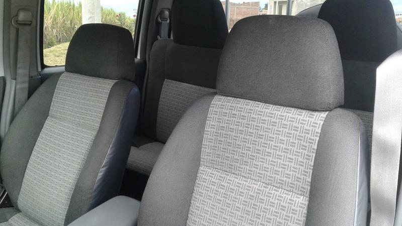 Nissan Np300 • 2015 • 123,800 km 9