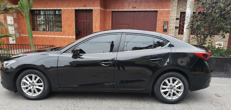 Mazda 3 • 2015 • 21,900 km 3
