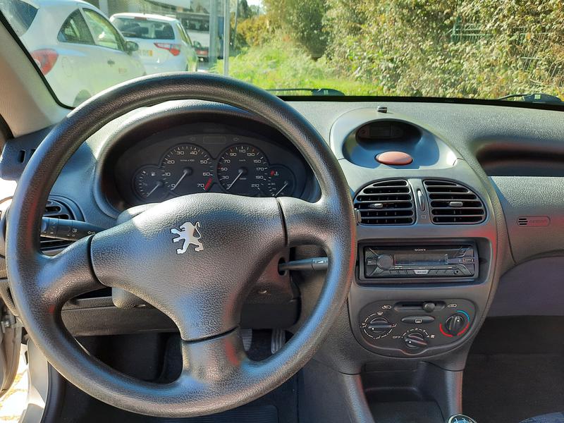 Peugeot 206 • 2001 • 175,000 km 1