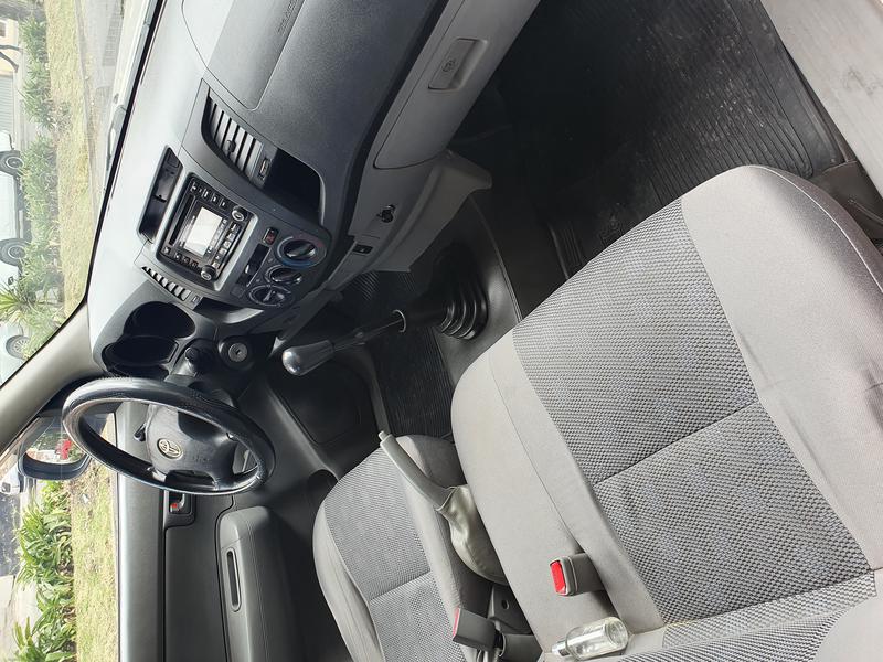 Toyota Hilux • 2011 • 250,000 km 3