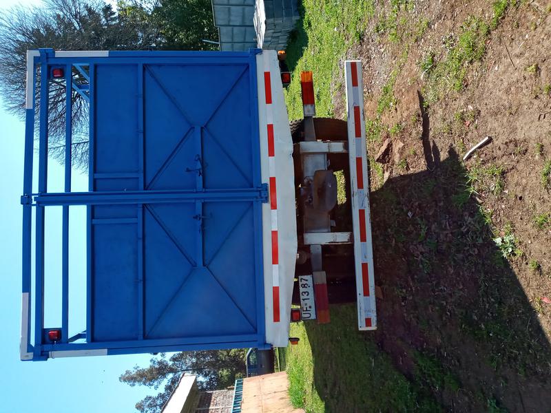 Mercedes-Benz 100 D • 2001 • 100,000 km 2